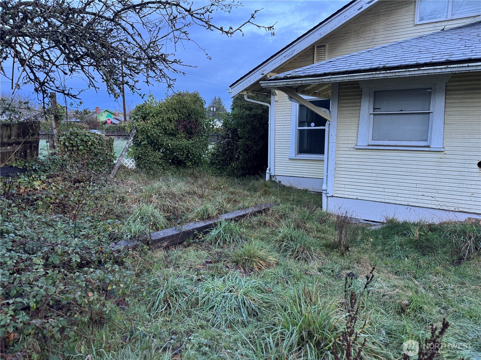 126 West 5th Street Port Angeles, WA 98362 - Photo 25 of 34 a view of a house with a yard