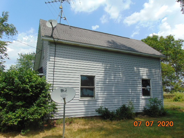 6822 North Crapo Road Breckenridge, MI 48615 - Photo 2 of 15 1877013-1.JPG