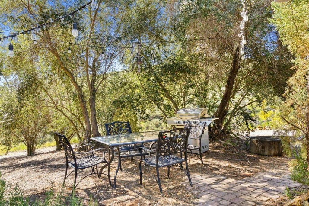 40707 Intrepid Road Hemet, CA 92544 - Photo 5 of 71 a view of a chairs and table in the patio