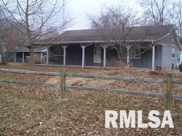 302 Park Drive Ina, IL 62846 - Photo 1 of 7