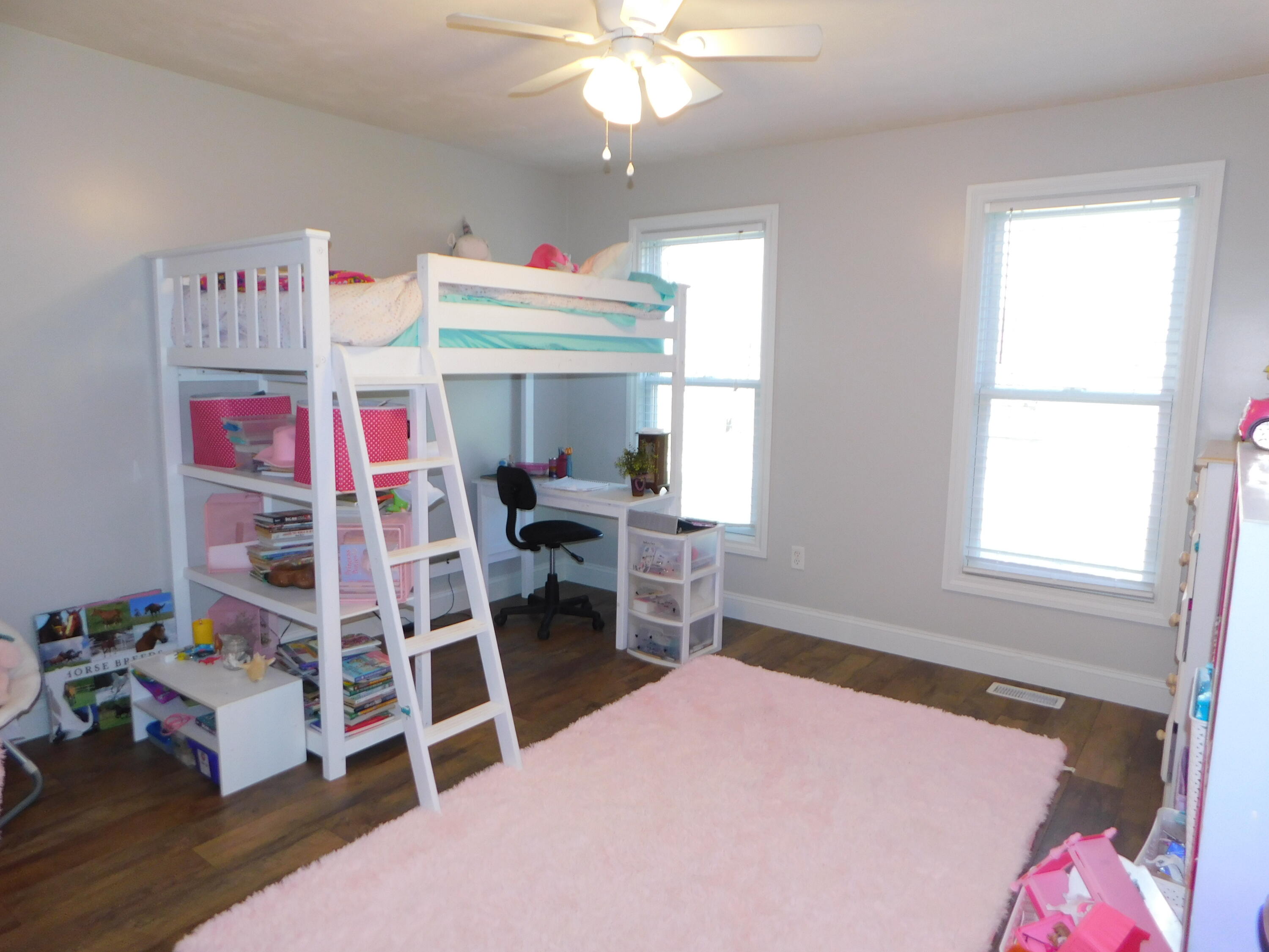 32687 Robin Road Paw Paw, MI 49079 - Photo 13 of 41 Guest Room