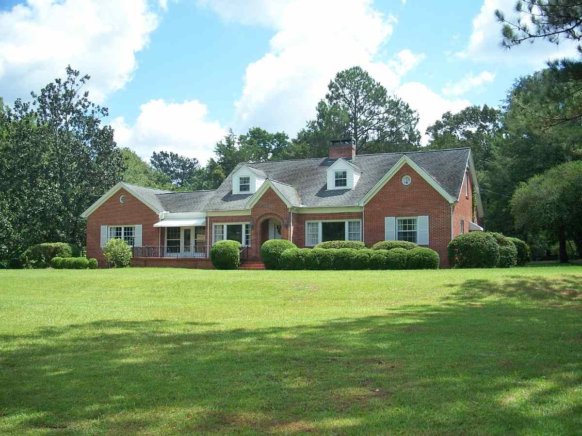 710 Sanford Road Andalusia, AL 36420 - Photo 2 of 20 Gallery Image 2