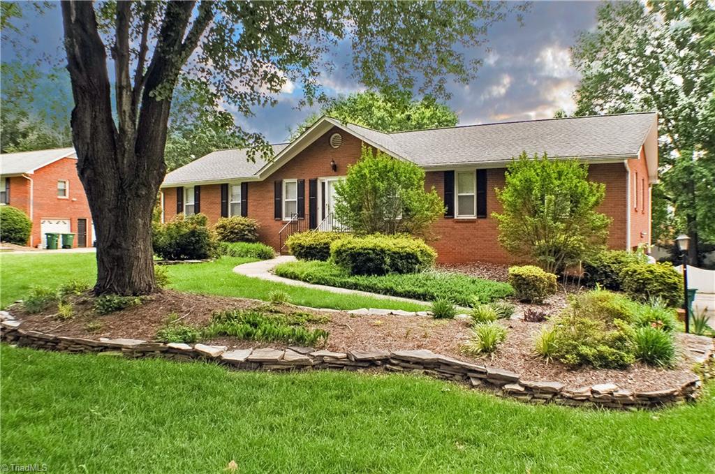 130 Waddington Road Clemmons, NC 27012 - Photo 2 of 17 Gallery Image 2