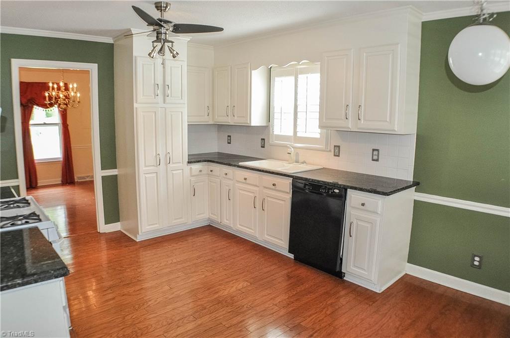 130 Waddington Road Clemmons, NC 27012 - Photo 8 of 17 Gallery Image 8