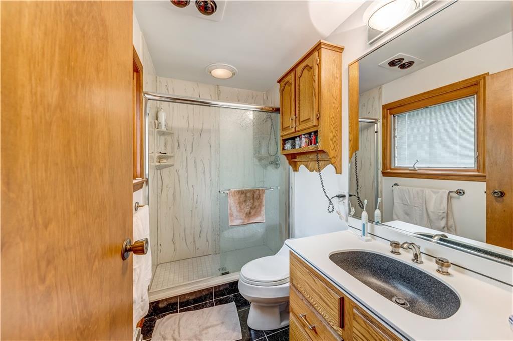 860 Falck Road McKees Rocks, PA 15136 - Photo 15 of 25