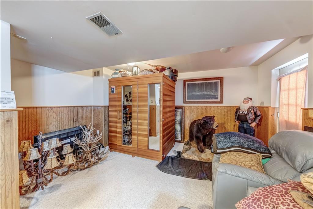 860 Falck Road McKees Rocks, PA 15136 - Photo 18 of 25