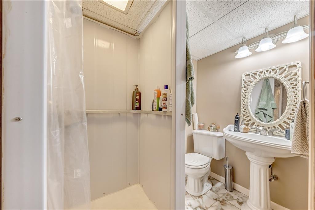860 Falck Road McKees Rocks, PA 15136 - Photo 20 of 25