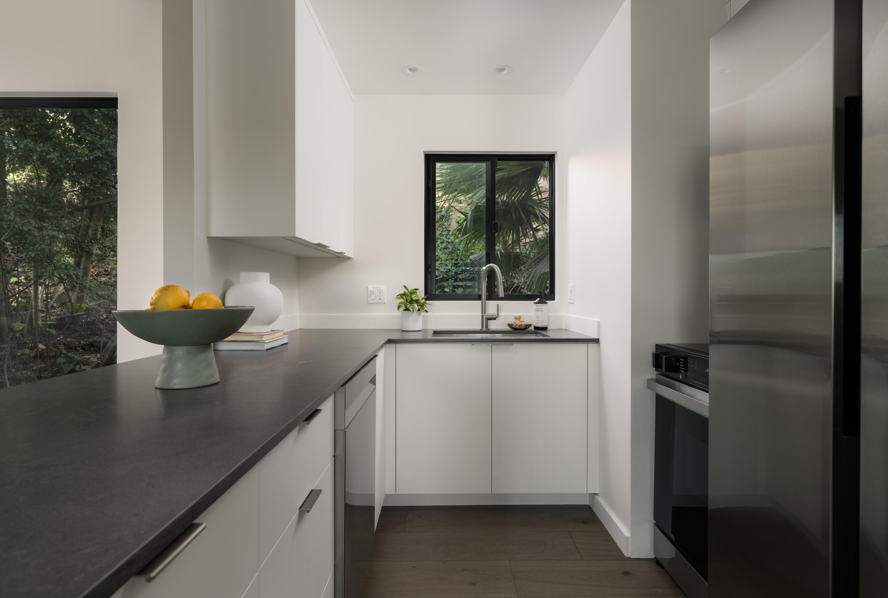 518 East Islay Street Santa Barbara, CA 93101 - Photo 11 of 24 Kitchen