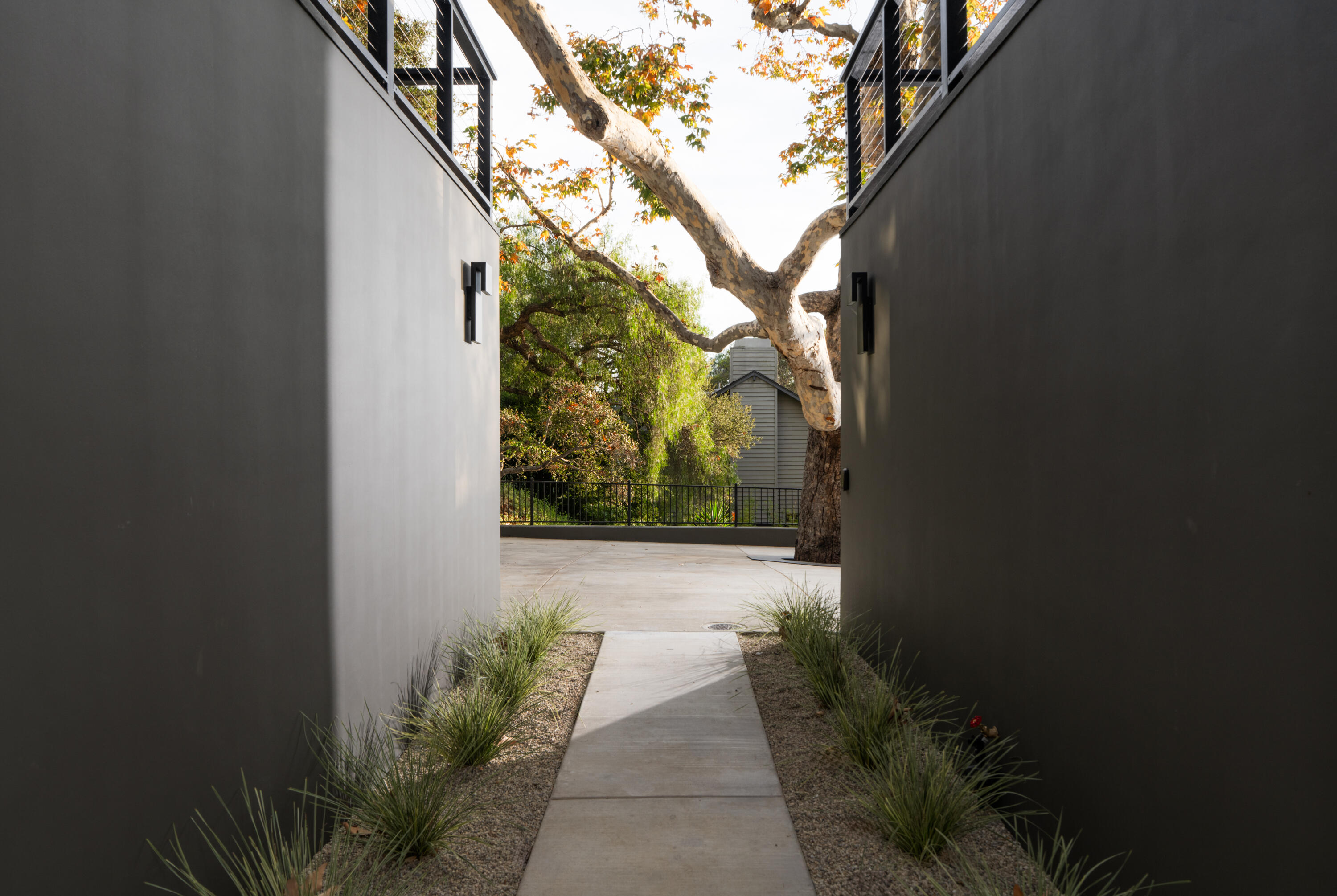 518 East Islay Street Santa Barbara, CA 93101 - Photo 23 of 24 To Driveway