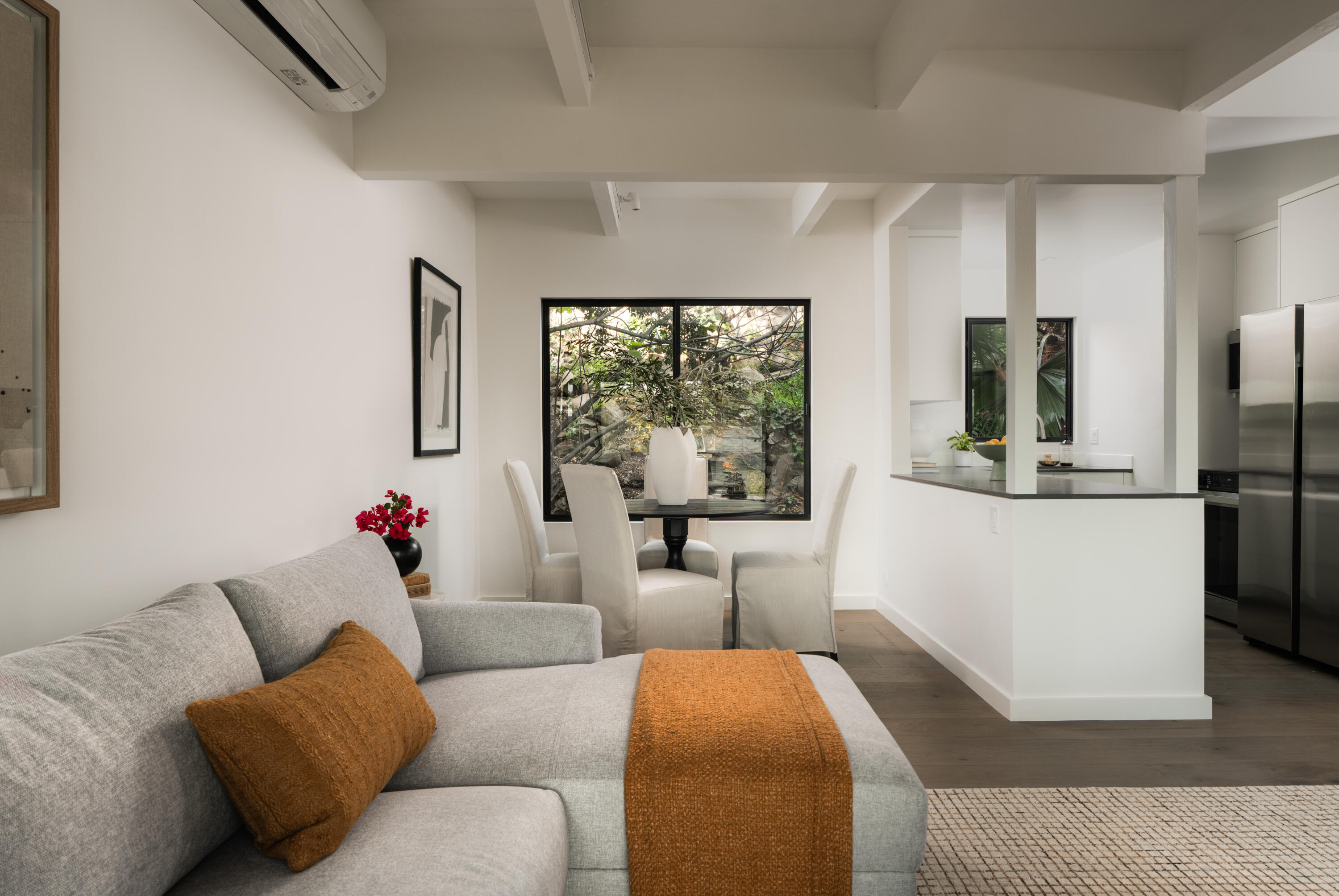 518 East Islay Street Santa Barbara, CA 93101 - Photo 9 of 24 Breakfast Nook