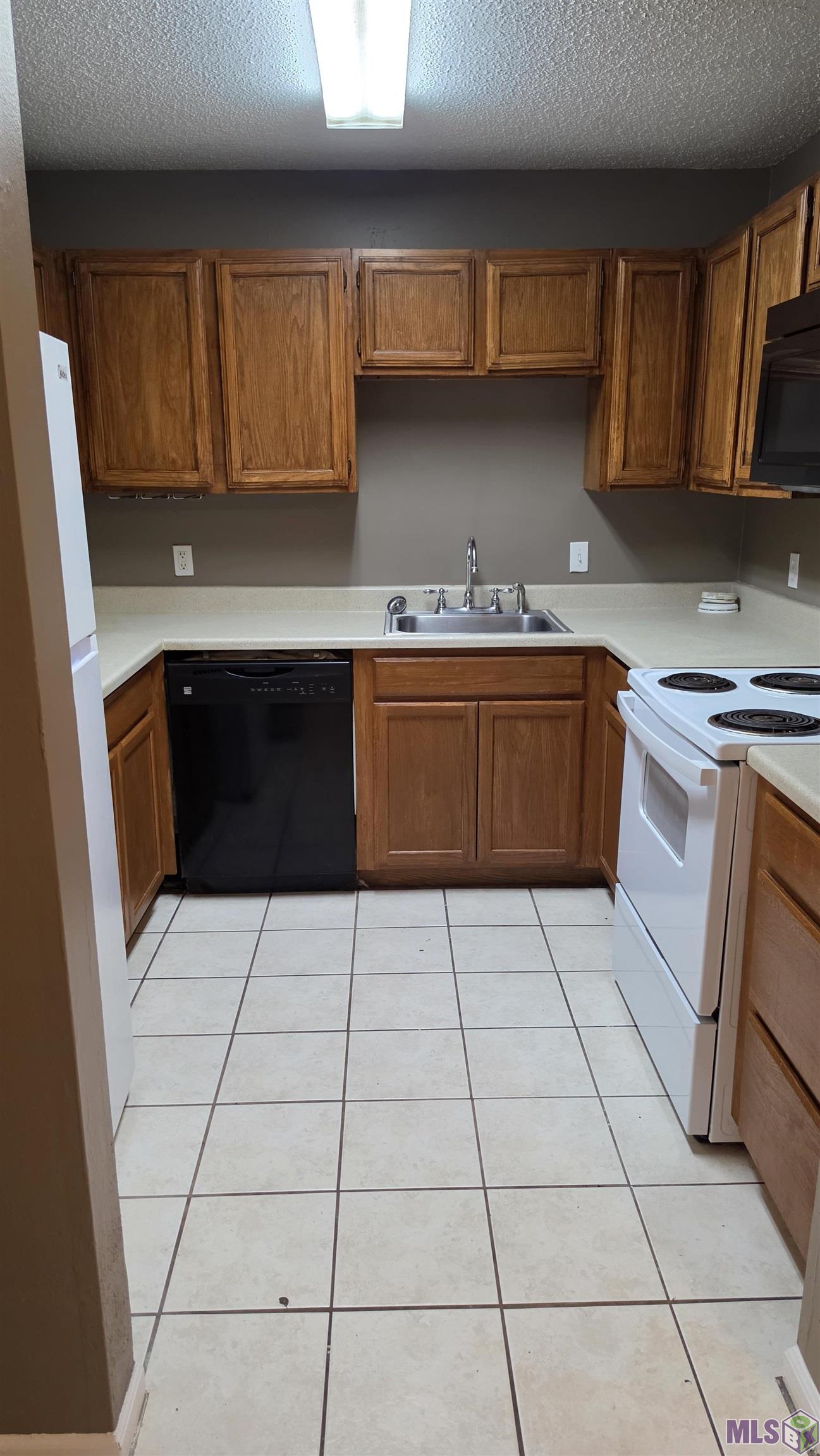 1724 South Brightside View Drive, Unit M Baton Rouge, LA 70820 - Photo 4 of 8