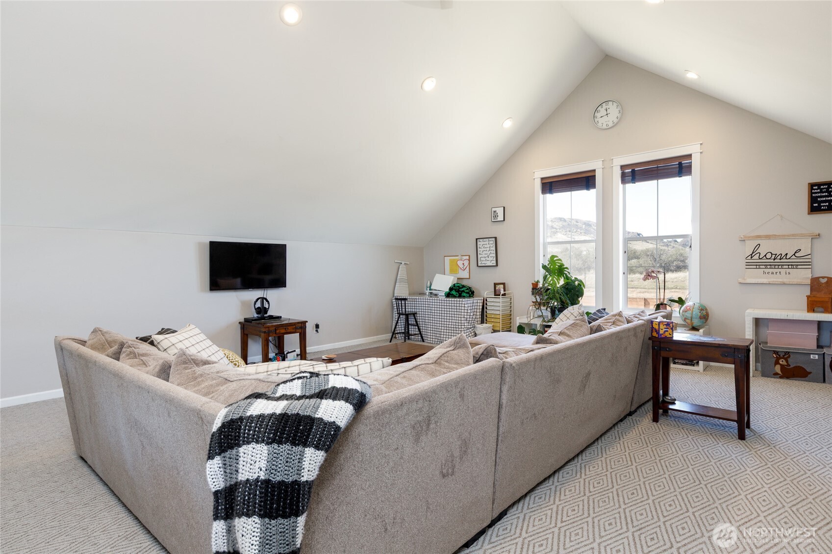 4662 Spring Canyon Road Grand Coulee, WA 99133 - Photo 17 of 39 Gallery Image 17