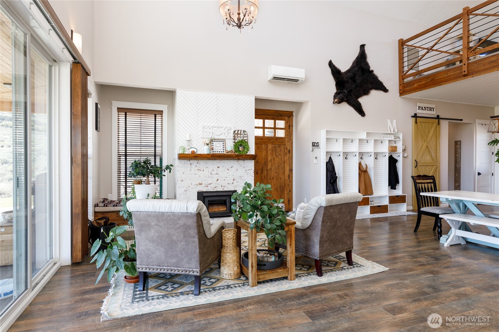 4662 Spring Canyon Road Grand Coulee, WA 99133 - Photo 9 of 39 Gallery Image 9