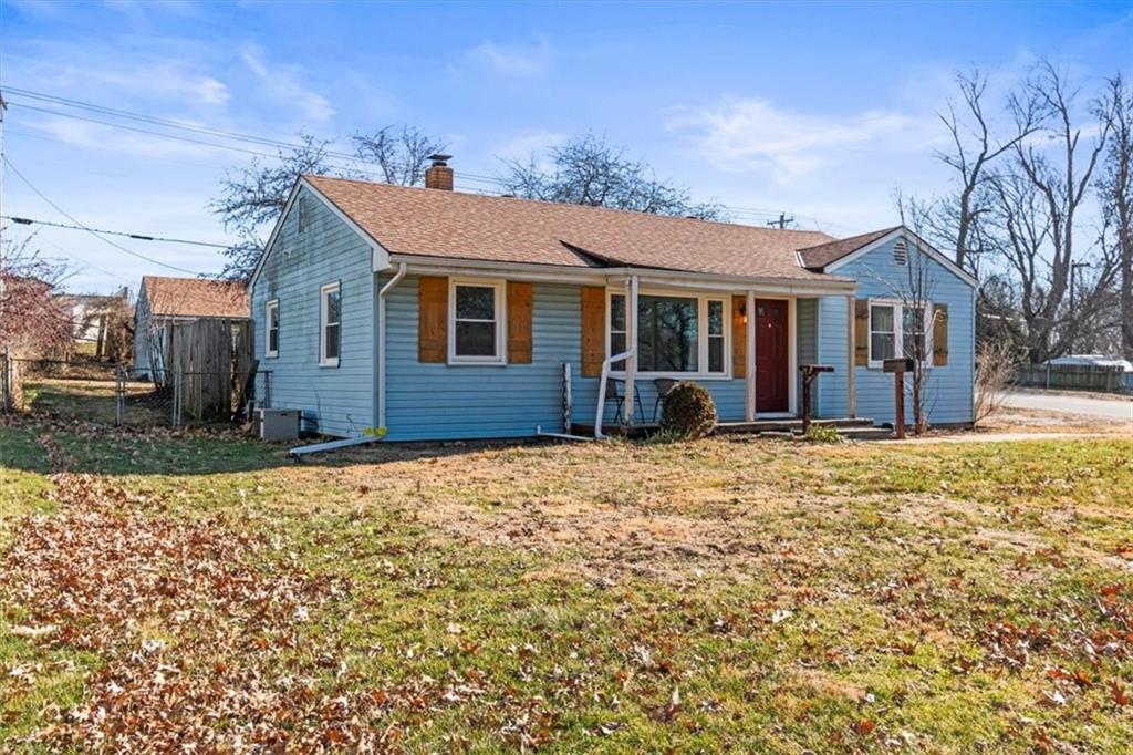 2417 South Ellison Way Independence, MO 64055 - Photo 3 of 25