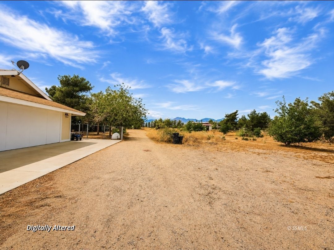 457 North Phillips Street Ridgecrest, CA 93555 - Photo 4 of 50
