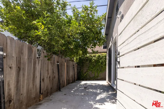 $2,600 | 5418 1/2 Smiley Drive, Los Angeles, CA 90016