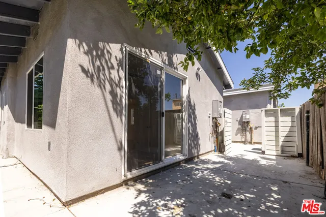 $2,600 | 5418 1/2 Smiley Drive, Los Angeles, CA 90016