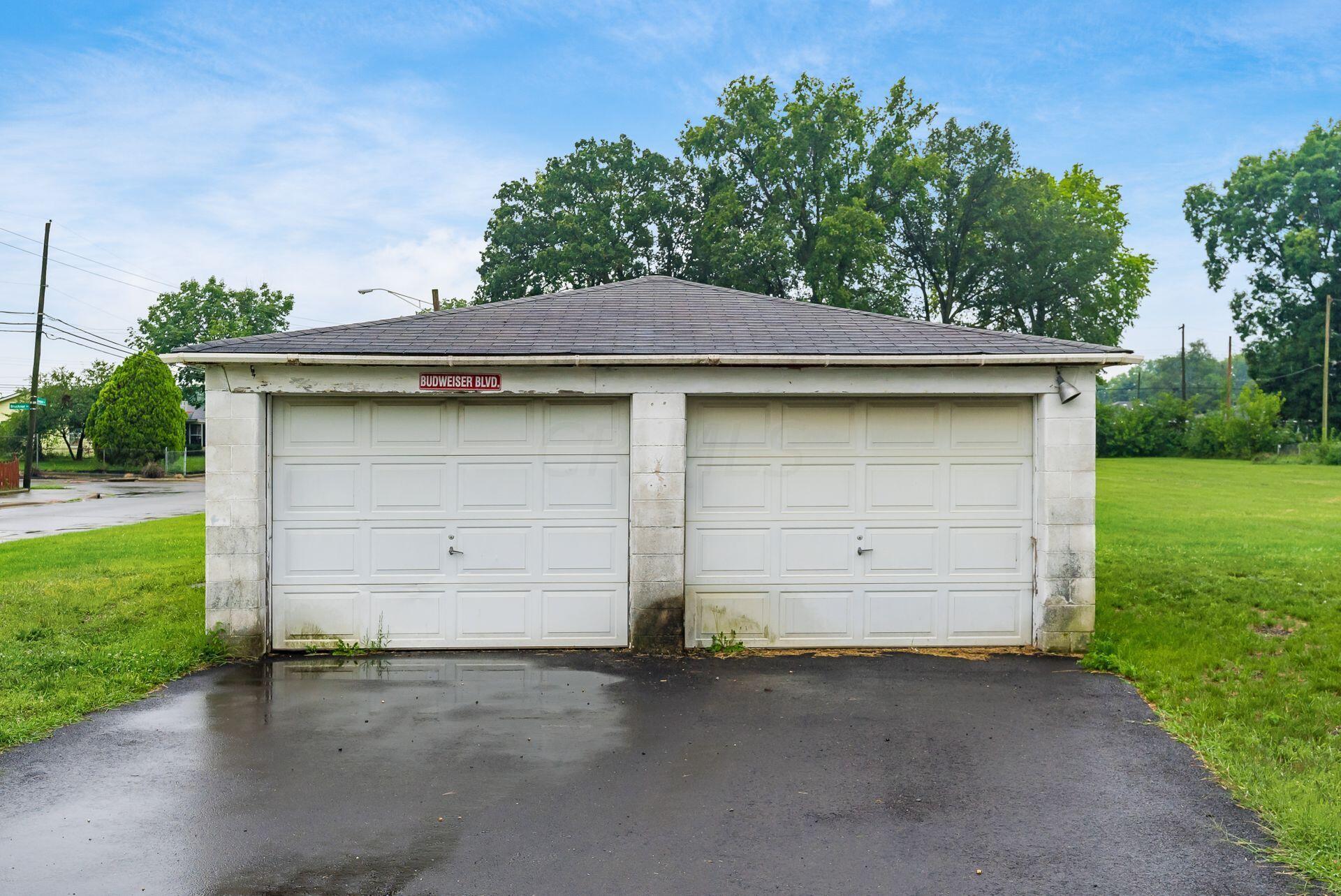 783 Hilock Road Columbus, OH 43207 - Photo 36 of 45 Two car detached garage