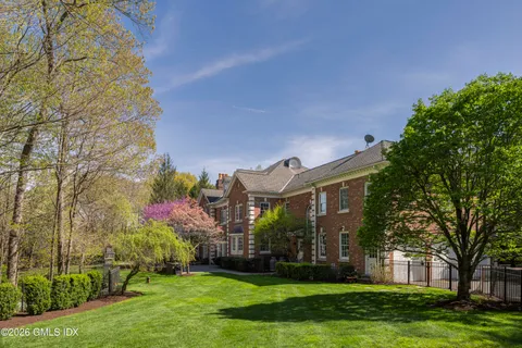 $7,950,000 | 74 Rock Maple Road, Greenwich, CT 06830