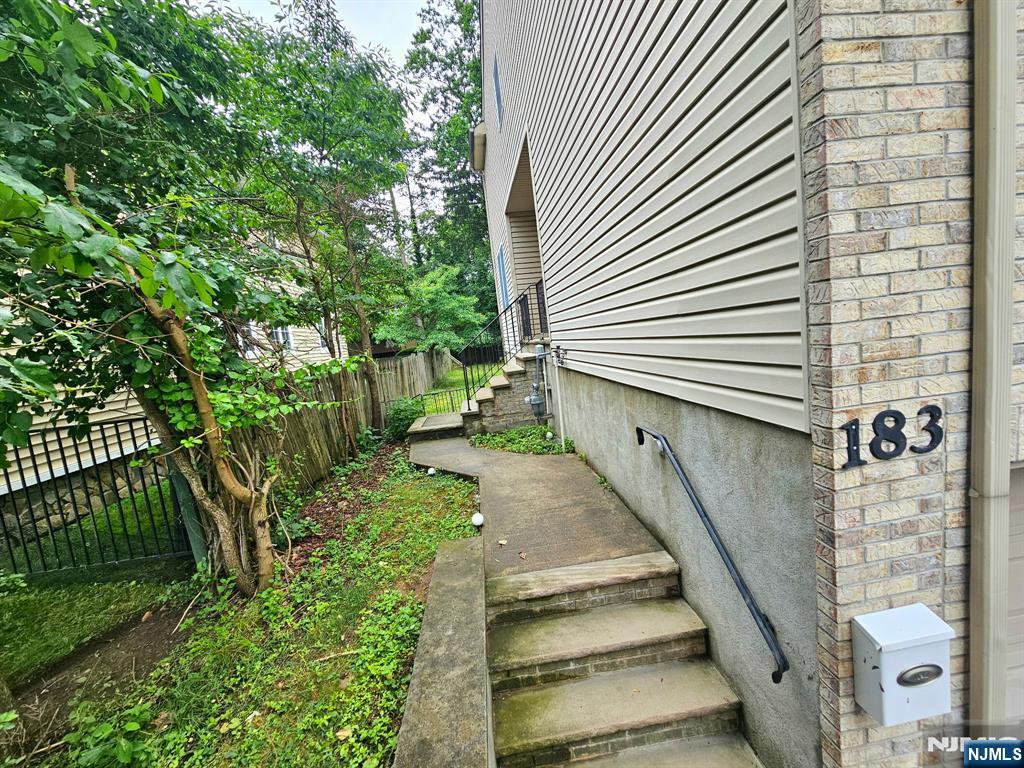 183 Tenafly Road Tenafly, NJ 07670 - Photo 2 of 28