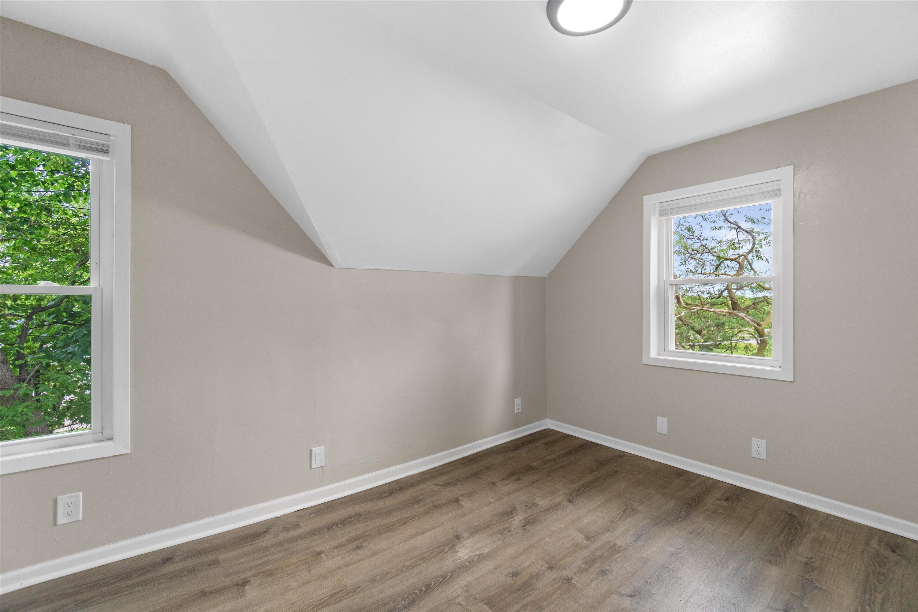5676 North 43rd Street Milwaukee, WI 53209 - Photo 13 of 26 08-DSC06372
