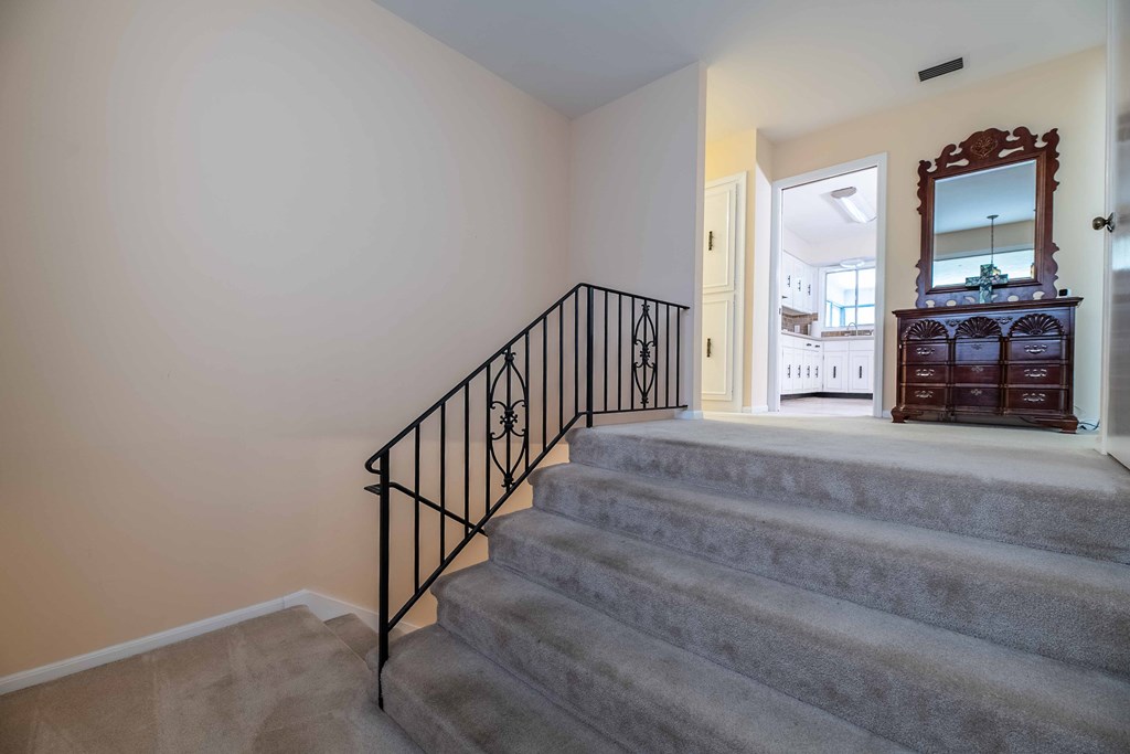 5255 Lichfield Road Columbus, GA 31904 - Photo 6 of 42 Foyer Entry