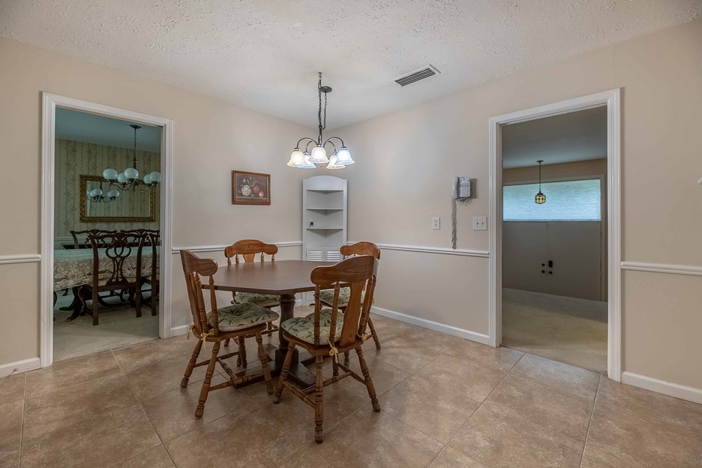 5255 Lichfield Road Columbus, GA 31904 - Photo 9 of 42 Eat In area