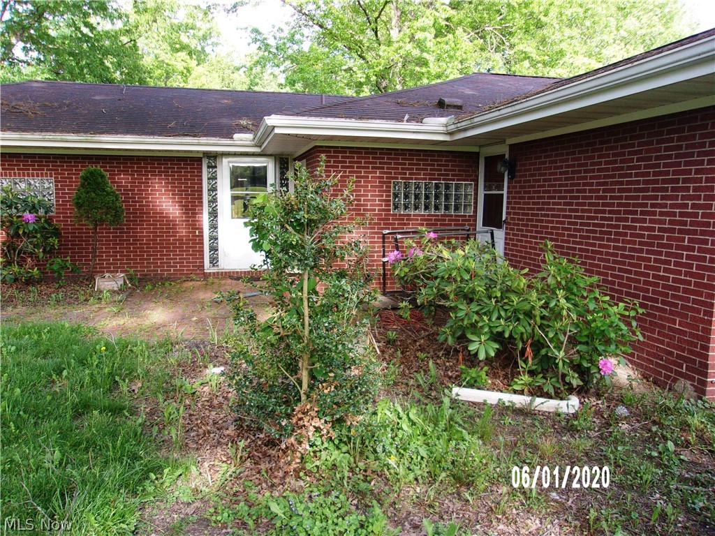 1470 North Road Northeast Warren, OH 44483 - Photo 3 of 14