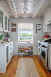 $7,150,000 | 10 Bluff Point Lane, Sag Harbor, NY 11963