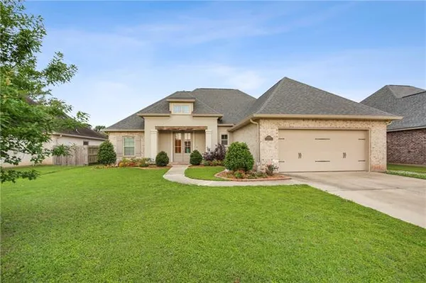 $2,700 | 6020 Canary Drive, Madisonville, LA 70447