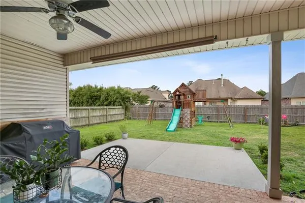 $2,700 | 6020 Canary Drive, Madisonville, LA 70447