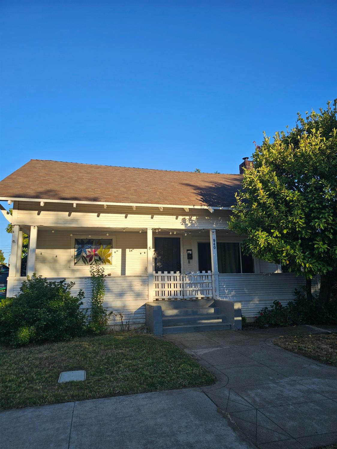 940 Vermont Street Gridley, CA 95948 - Photo 2 of 55 a front view of house with yard