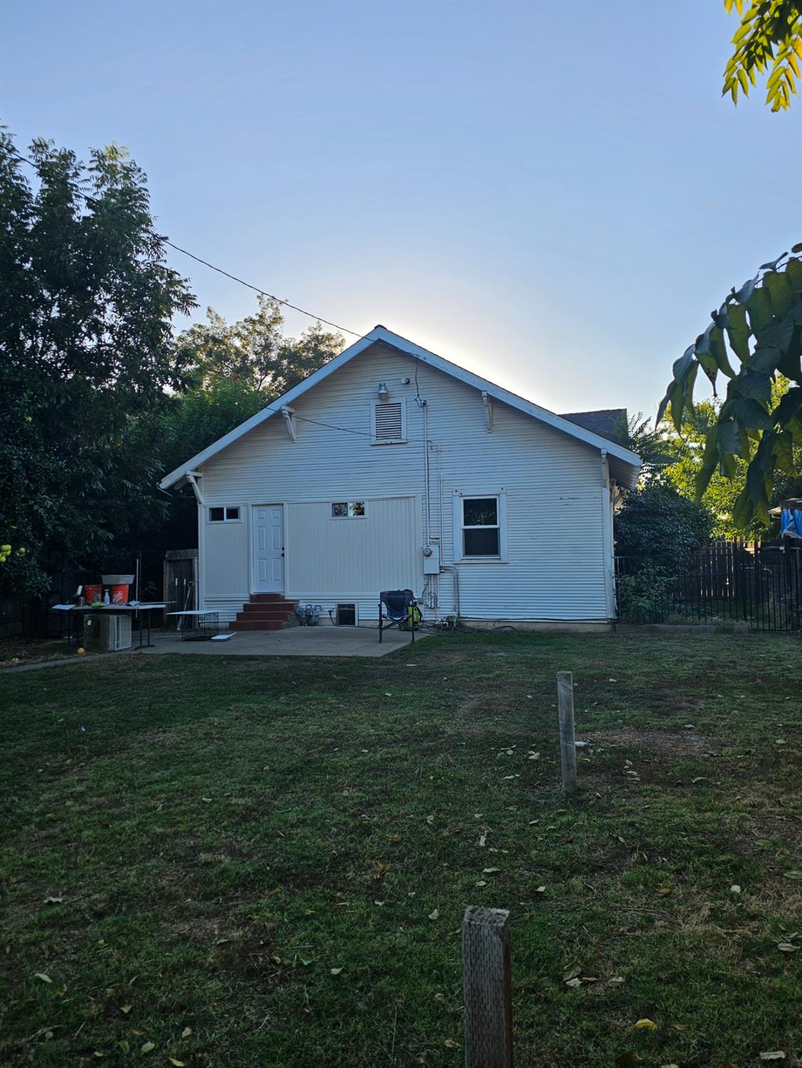 940 Vermont Street Gridley, CA 95948 - Photo 49 of 55 a view of a backyard with plants and large trees