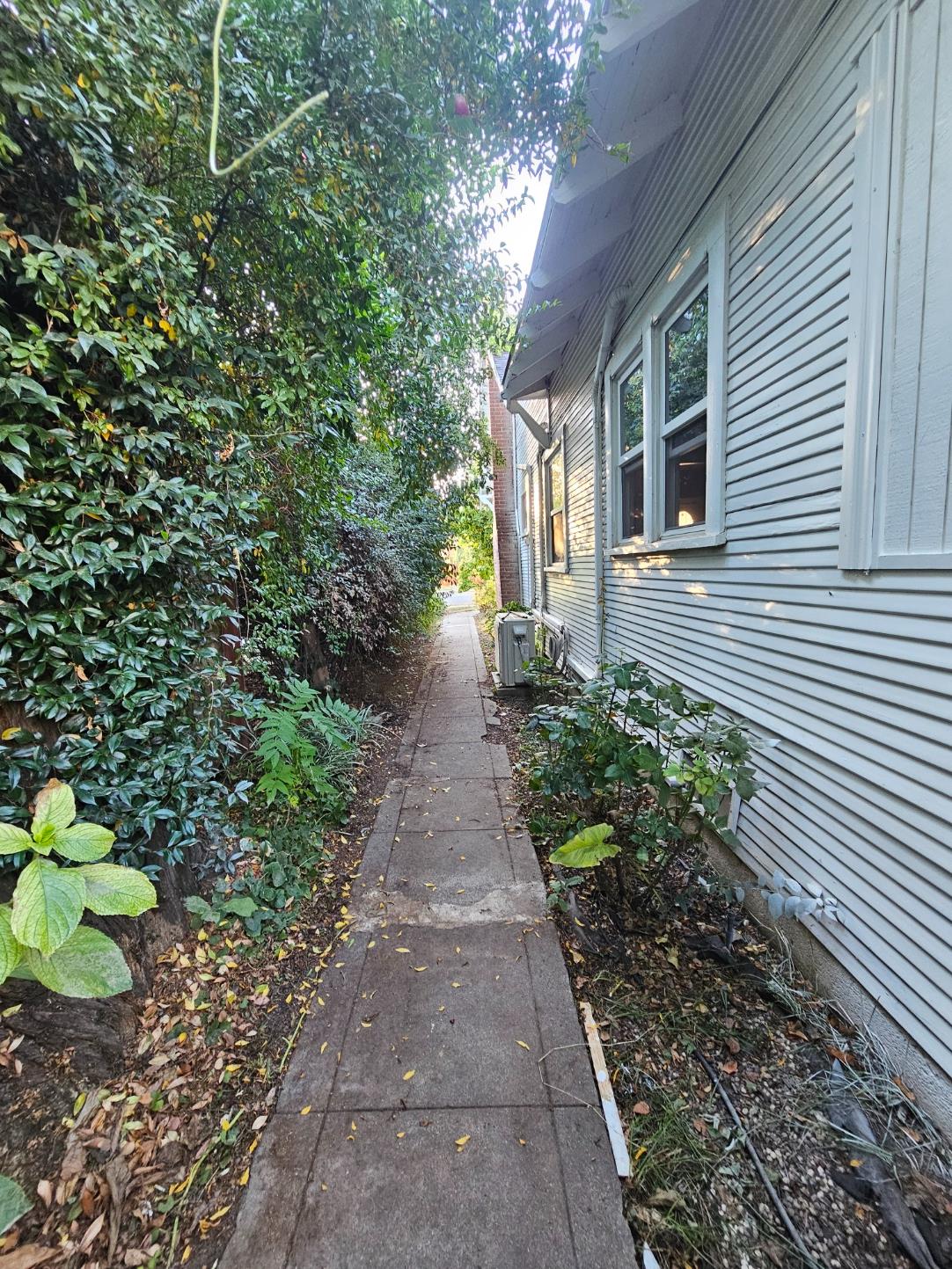 940 Vermont Street Gridley, CA 95948 - Photo 54 of 55 a house with a yard