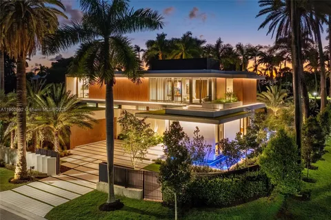 $17,999,000 | 1800 West 27th Street, Miami Beach, FL 33140