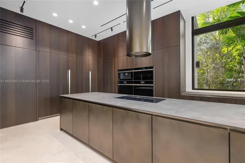 $17,999,000 | 1800 West 27th Street, Miami Beach, FL 33140