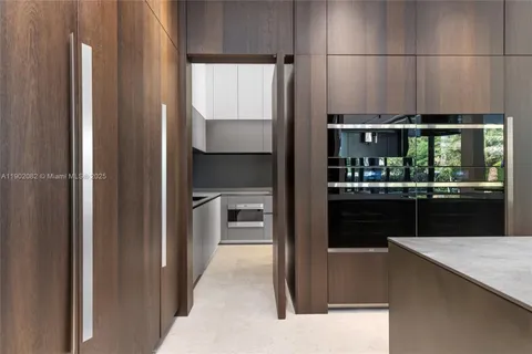 $17,999,000 | 1800 West 27th Street, Miami Beach, FL 33140