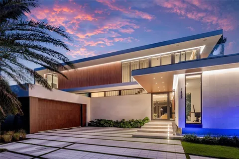 $17,999,000 | 1800 West 27th Street, Miami Beach, FL 33140