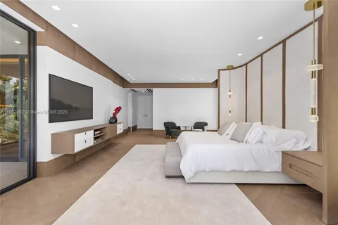 $17,999,000 | 1800 West 27th Street, Miami Beach, FL 33140