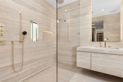 $17,999,000 | 1800 West 27th Street, Miami Beach, FL 33140