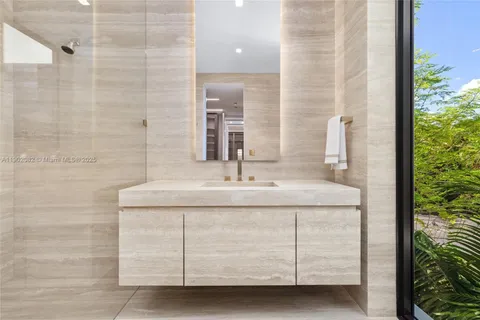 $17,999,000 | 1800 West 27th Street, Miami Beach, FL 33140