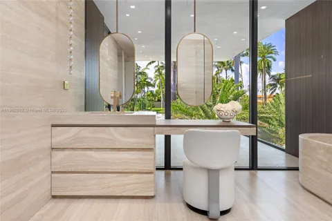 $17,999,000 | 1800 West 27th Street, Miami Beach, FL 33140