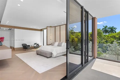 $17,999,000 | 1800 West 27th Street, Miami Beach, FL 33140