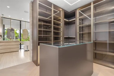 $17,999,000 | 1800 West 27th Street, Miami Beach, FL 33140