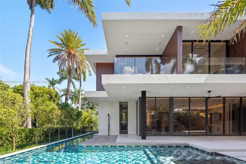 $17,999,000 | 1800 West 27th Street, Miami Beach, FL 33140