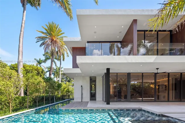 $17,999,000 | 1800 West 27th Street, Miami Beach, FL 33140