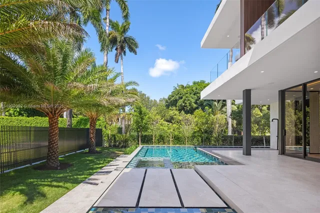 $17,999,000 | 1800 West 27th Street, Miami Beach, FL 33140