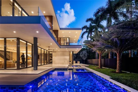 $17,999,000 | 1800 West 27th Street, Miami Beach, FL 33140