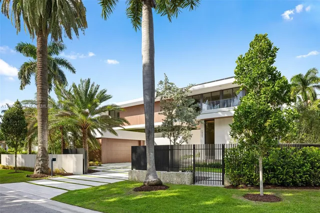 $17,999,000 | 1800 West 27th Street, Miami Beach, FL 33140