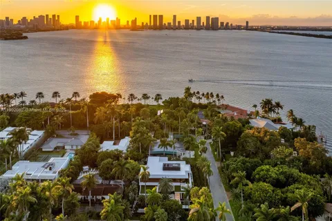 $17,999,000 | 1800 West 27th Street, Miami Beach, FL 33140